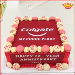 bánh kem chúc mừng