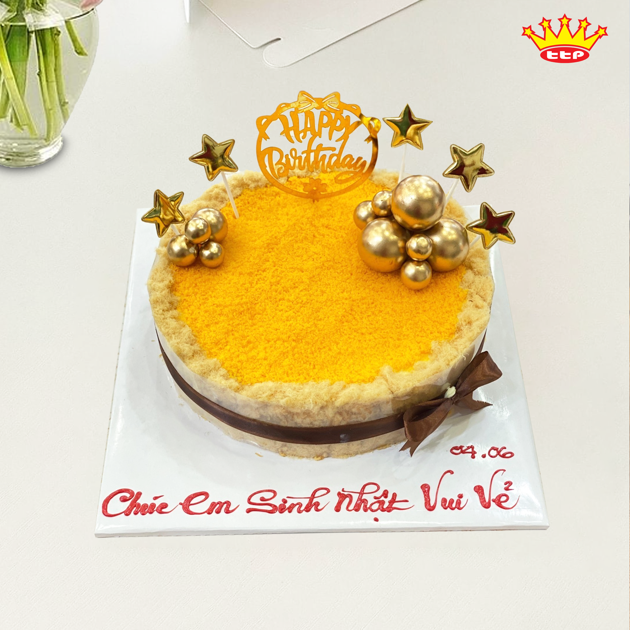 Bánh bông lan phô mai trứng muối sinh nhật