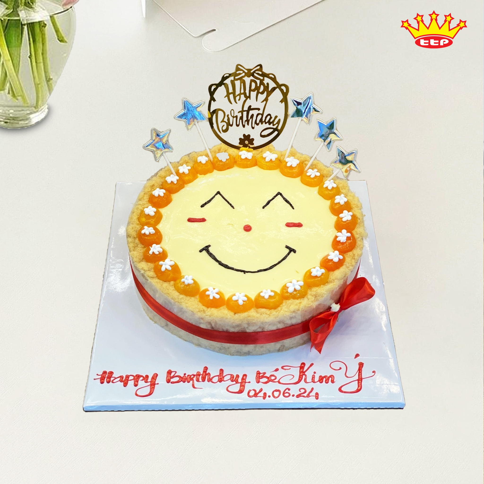 Bánh bông lan phô mai trứng muối sinh nhật bé gái