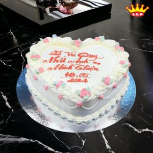 Bánh kem cưới hình trái tim