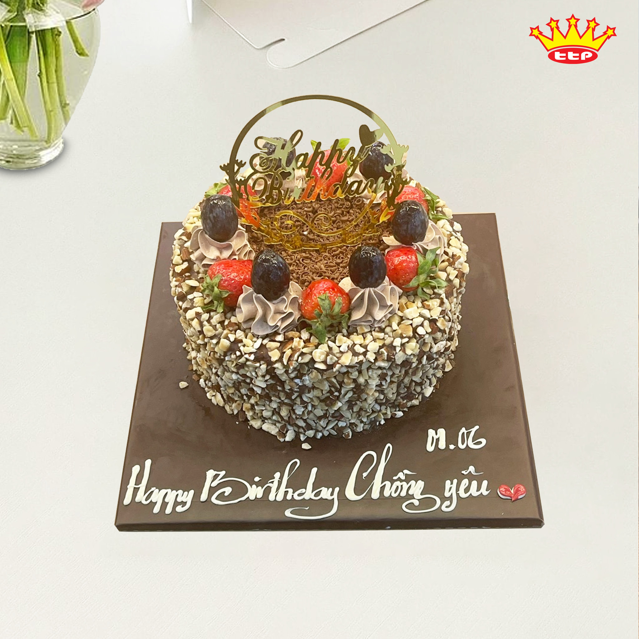 Bánh kem socola hạnh nhân